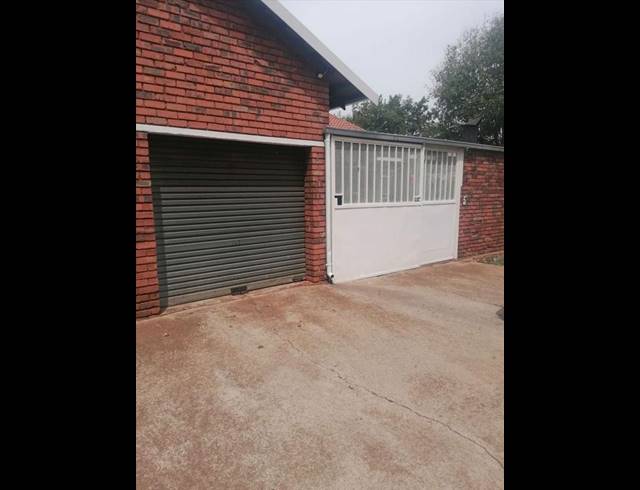 3 BEDROOM TOWNHOUSE FOR SALE IN BOKSBURG SOUTH